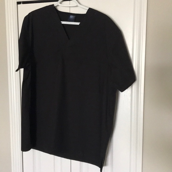 Med Gear  scrub top. - Picture 1 of 3
